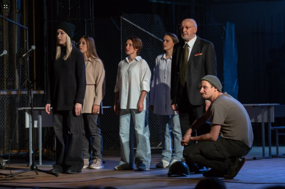 Мир во время войны