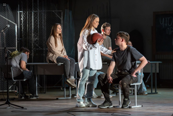 Мир во время войны